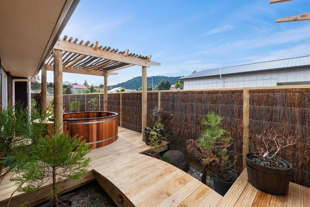 The Purple House - Ohakune Home With Spa Pool Extérieur photo